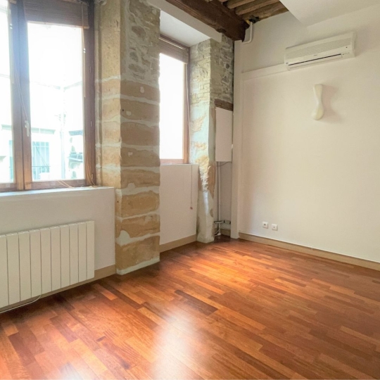  Annonces CULLY : Apartment | LYON (69002) | 69 m2 | 1 157 € 