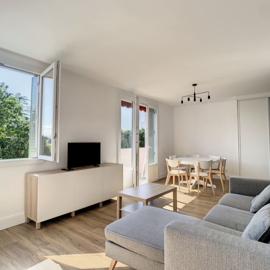  Annonces CULLY : Apartment | LYON (69005) | 81 m2 | 1 450 € 