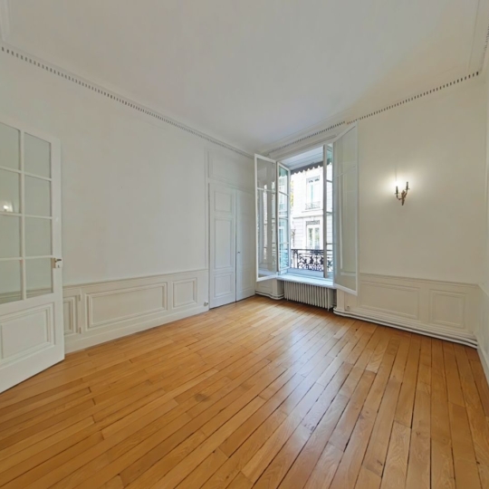  Annonces CULLY : Apartment | LYON (69002) | 120 m2 | 1 800 € 