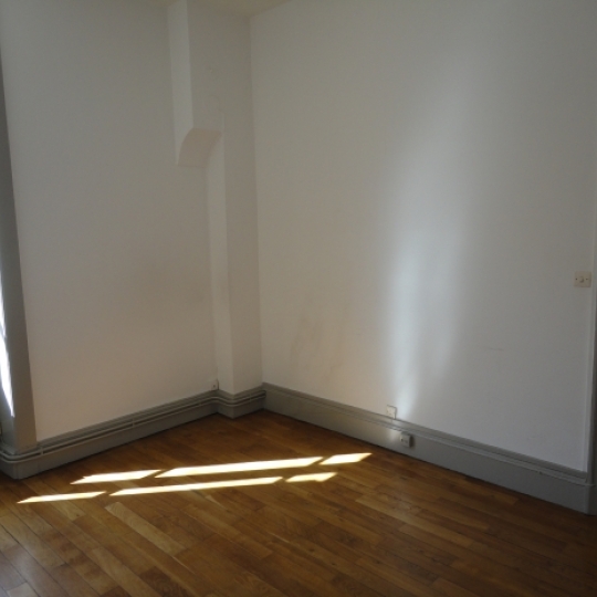  Annonces CULLY : Apartment | LYON (69008) | 39 m2 | 690 € 