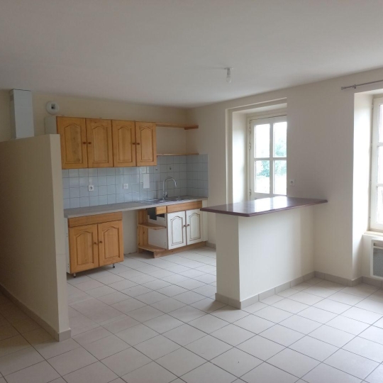  Annonces CULLY : House | SAIN-BEL (69210) | 76 m2 | 740 € 