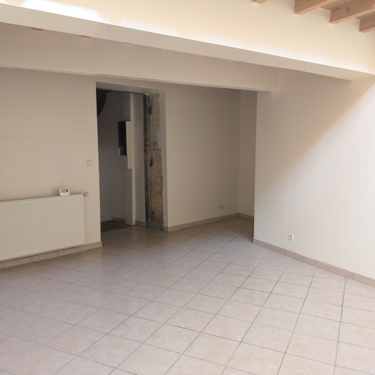  Annonces CULLY : Apartment | SAIN-BEL (69210) | 74 m2 | 615 € 