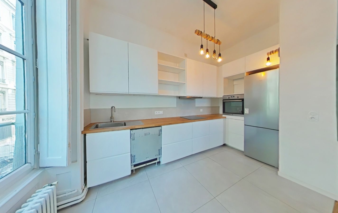 Annonces CULLY : Apartment | LYON (69002) | 120 m2 | 1 800 € 