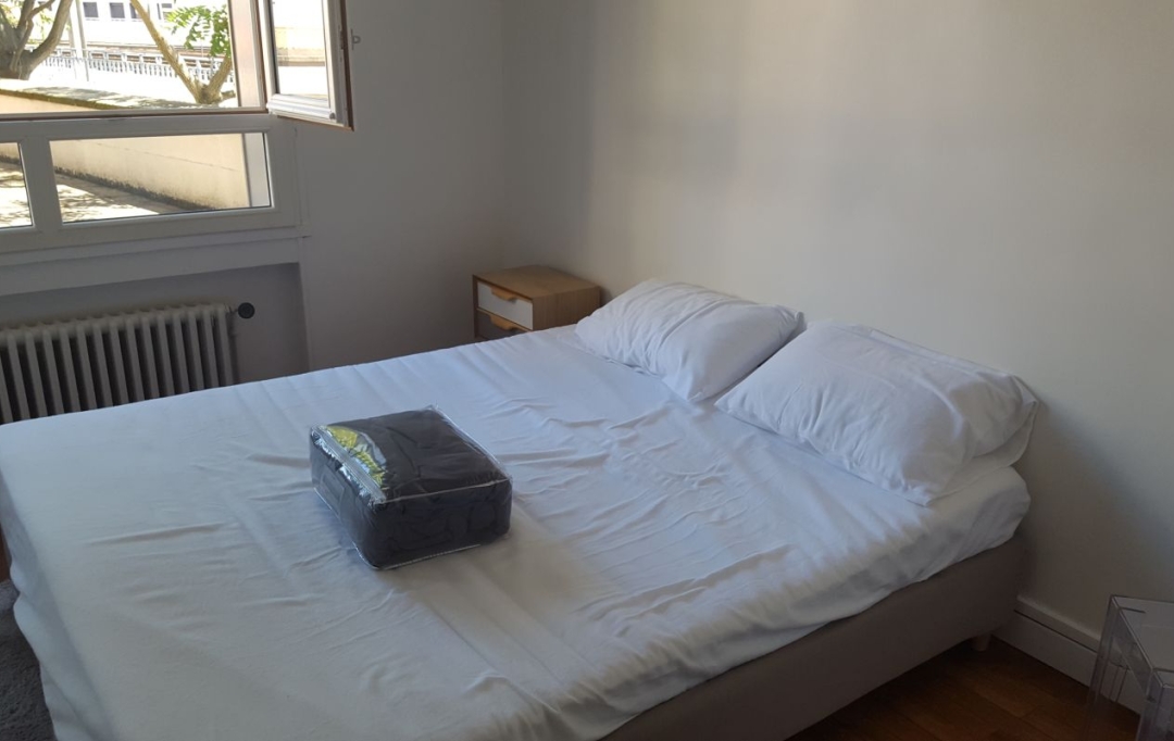 Annonces CULLY : Appartement | LYON (69006) | 49 m2 | 772 € 