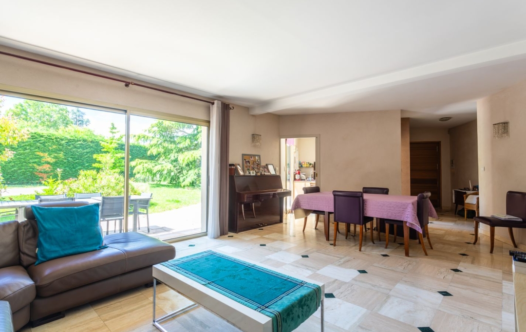 Annonces CULLY : Maison / Villa | FRANCHEVILLE (69340) | 200 m2 | 895 000 € 