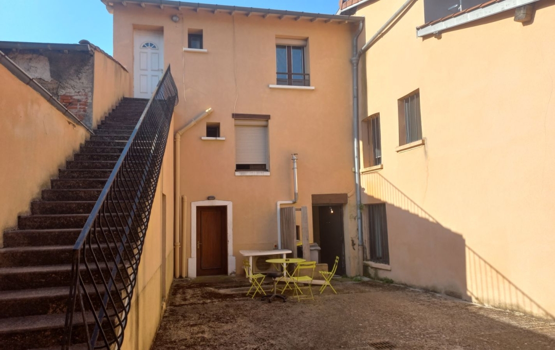 Annonces CULLY : Immeuble | LA TOUR-DE-SALVAGNY (69890) | 162 m2 | 550 000 € 