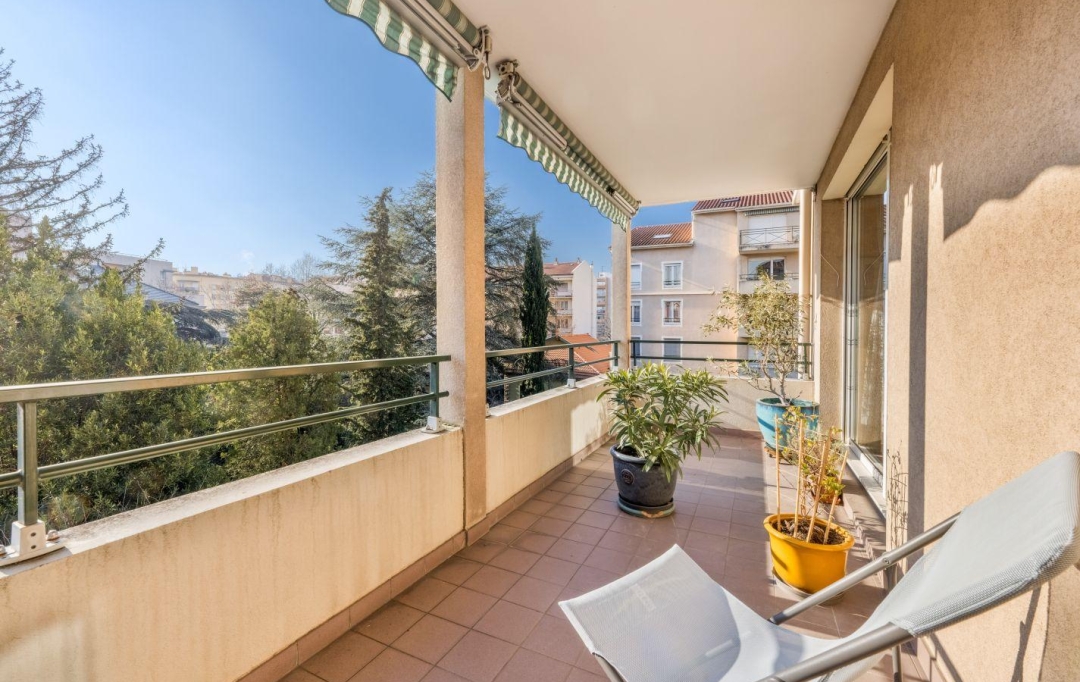 Annonces CULLY : Other | LYON (69008) | 85 m2 | 299 000 € 